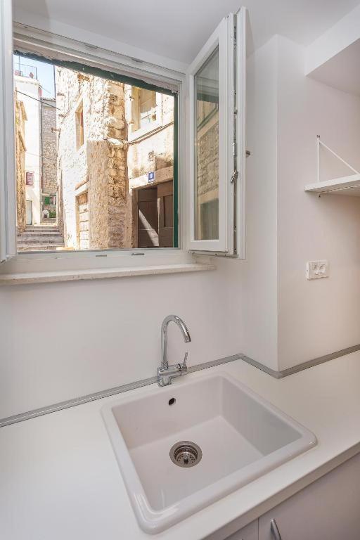 X Boutique Marinac Studio Apartments & Rooms Šibenik Exteriör bild