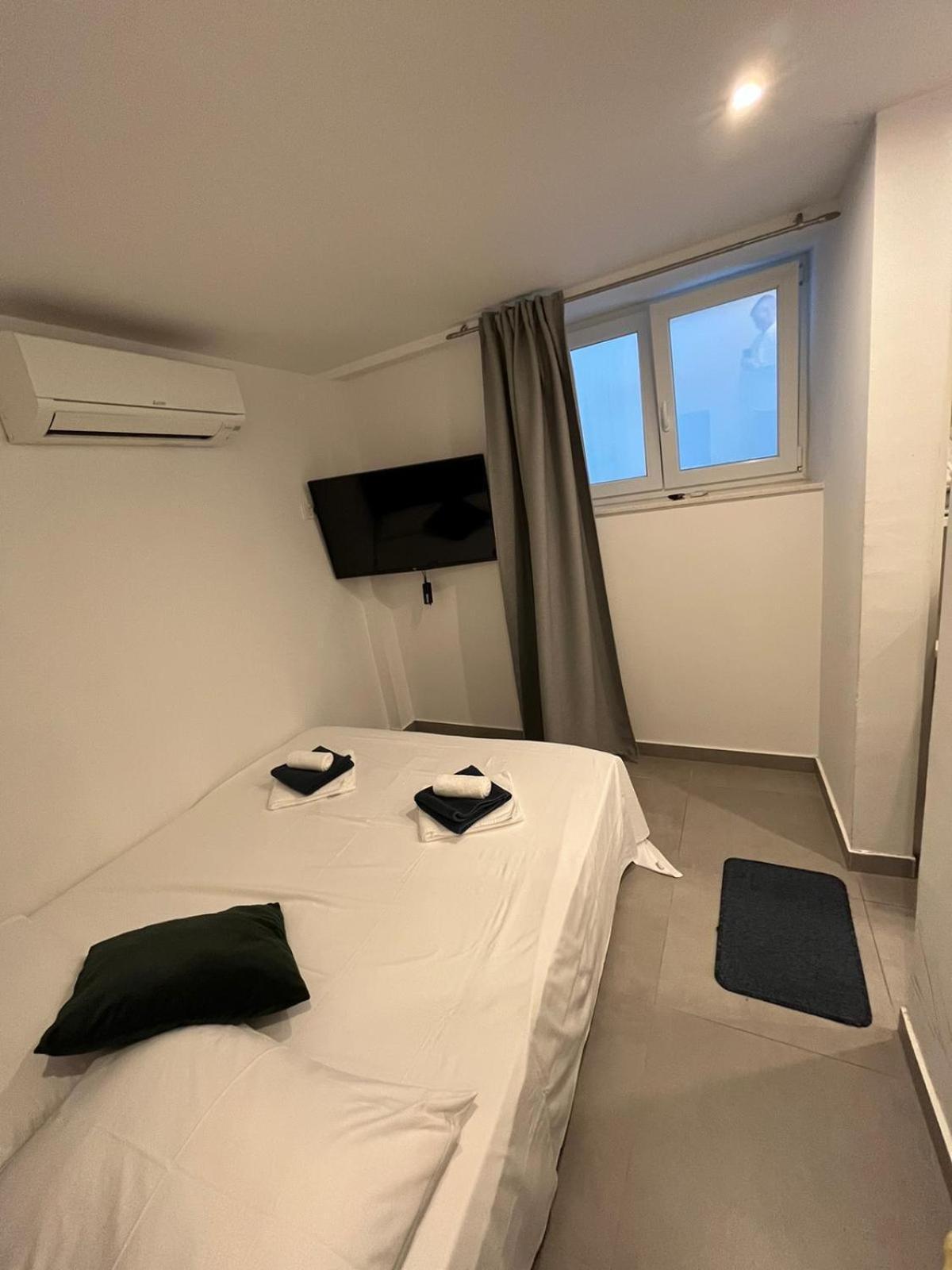 X Boutique Marinac Studio Apartments & Rooms Šibenik Exteriör bild